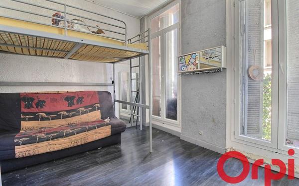 Appartement à vendre    3 pièces • 82,02 m2 Marseille 7