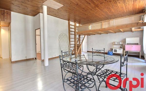 Appartement à vendre    3 pièces • 82,02 m2 Marseille 7