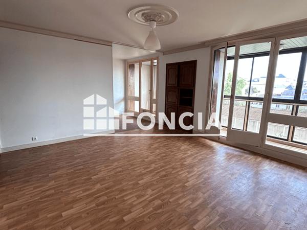 Location Appartement 4 pièces 83.51 m² - 70 BOULEVARD D'ITALIE La Roche Sur Yon 85000