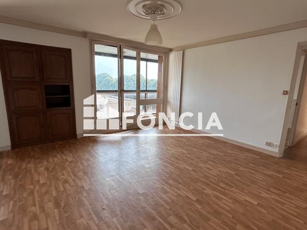 Location Appartement 4 pièces 83.51 m² - 70 BOULEVARD D'ITALIE La Roche Sur Yon 85000
