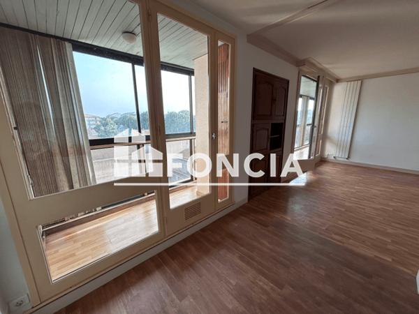 Location Appartement 4 pièces 83.51 m² - 70 BOULEVARD D'ITALIE La Roche Sur Yon 85000