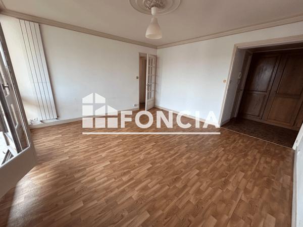 Location Appartement 4 pièces 83.51 m² - 70 BOULEVARD D'ITALIE La Roche Sur Yon 85000