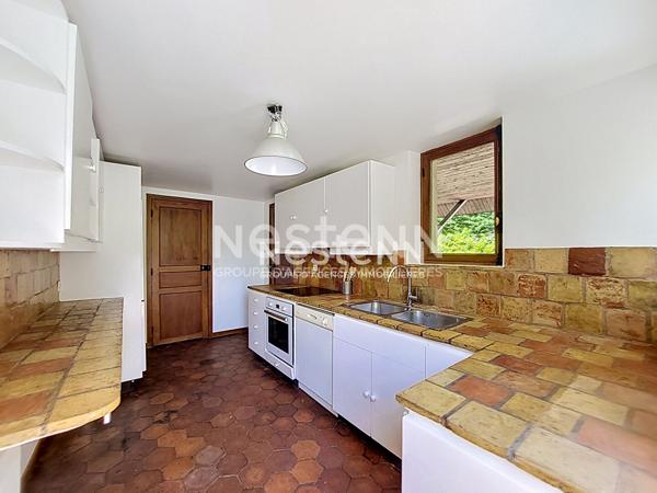 A LOUER : Noisy le Roi,  Hameau du Golf, maison 5 pièces en Impasse SUR 1600 m² de terrain