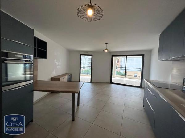 Appartement à louer 3 pièces 66.35m² Saint-Raphaël (83700)