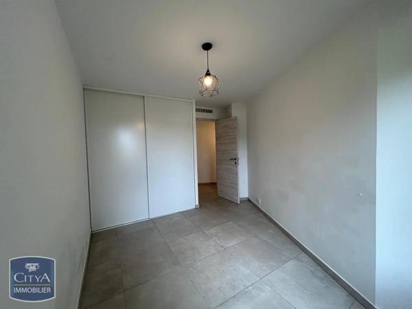 Appartement à louer 3 pièces 66.35m² Saint-Raphaël (83700)