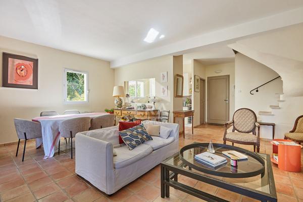 Aix En Provence - maison T4 avec jardin et 2 parkings proche du centre ville