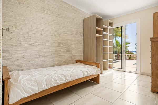 VENTE : VILLA  8 P (224 m²) à GOLFE JUAN