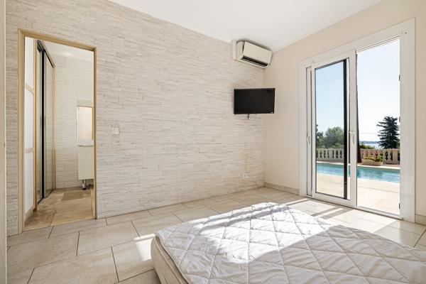 VENTE : VILLA  8 P (224 m²) à GOLFE JUAN