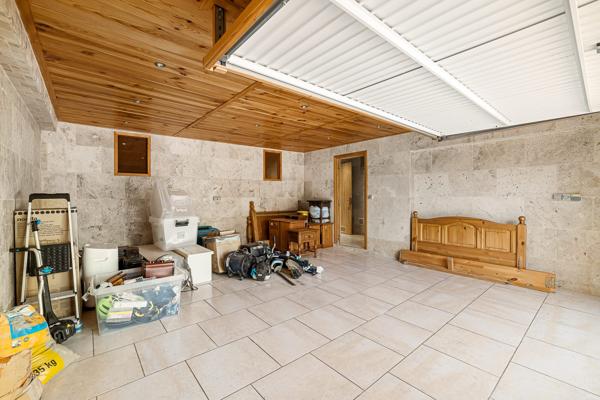VENTE : VILLA  8 P (224 m²) à GOLFE JUAN