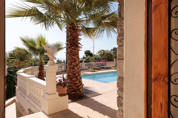 VENTE : VILLA  8 P (224 m²) à GOLFE JUAN