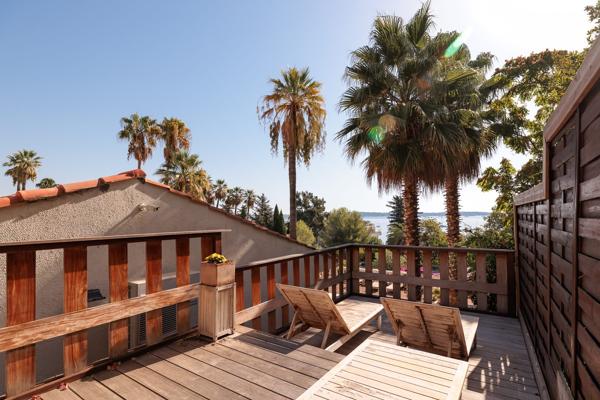 VENTE : VILLA  8 P (224 m²) à GOLFE JUAN