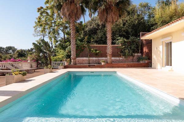 VENTE : VILLA  8 P (224 m²) à GOLFE JUAN