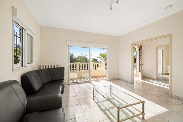 VENTE : VILLA  8 P (224 m²) à GOLFE JUAN