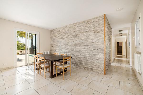 VENTE : VILLA  8 P (224 m²) à GOLFE JUAN