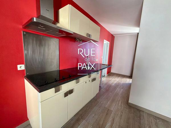 79300 BRESSUIRE Appartement T2, non meublé - centre-ville de BRESSUIRE