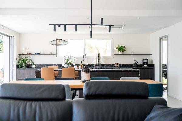 Vaux sur Mer, Style et confort pour cette maison contemporaine a 1 kilomètre de Pontaillac