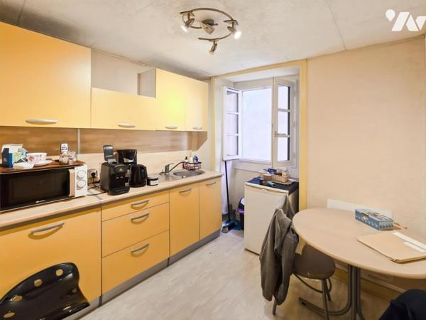 A VENDRE - MURS COMMERCIAUX - LAVAL