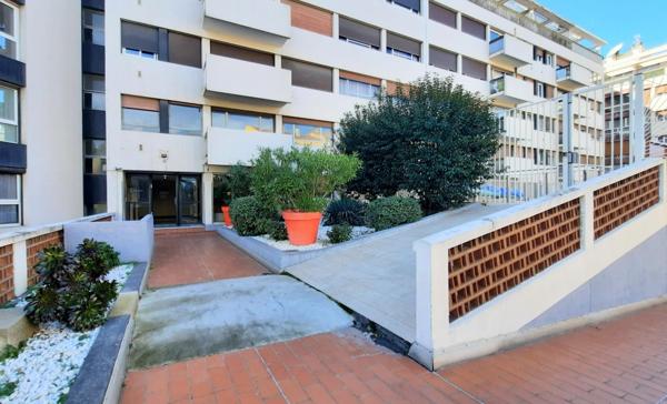 Grand appartement T2 avec vue sur le Canigou