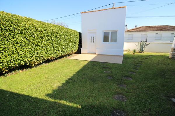 Grande maison familiale avec jardin paysagé