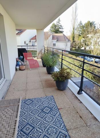 A VENDRE MONTIGNY VILLAGE SUPERBE 5 PIECES 93m² EN ETAGE AVEC DEUX TERRASSES ET ASCENSEUR