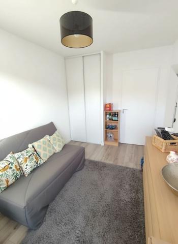 A VENDRE MONTIGNY VILLAGE SUPERBE 5 PIECES 93m² EN ETAGE AVEC DEUX TERRASSES ET ASCENSEUR