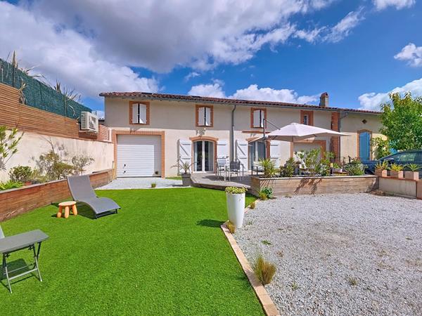 Maison de village à vendre - T5 de138 m² - Terrasse, garage & jardin - Hyper centre de Castanet-Tolosan.
