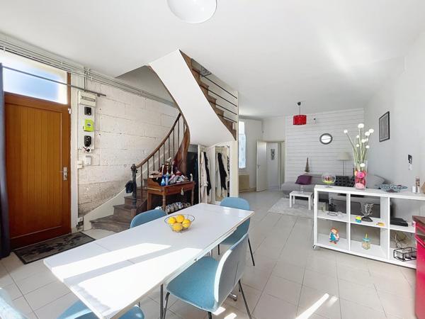 Maison 105 m² – 3 chambres – Pièce de vie 40 m² – Proche Angoulême