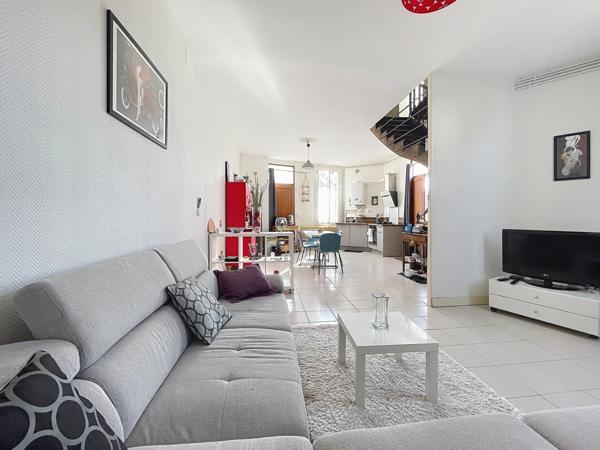 Maison 105 m² – 3 chambres – Pièce de vie 40 m² – Proche Angoulême