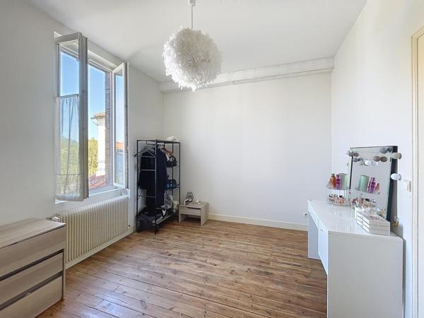 Maison 105 m² – 3 chambres – Pièce de vie 40 m² – Proche Angoulême