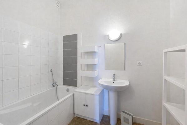 Maison 105 m² – 3 chambres – Pièce de vie 40 m² – Proche Angoulême