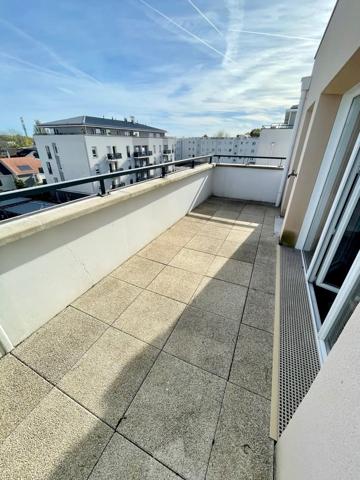 Au dernier étage avec ascenseur, 4 pièces de 73 m² avec terrasse