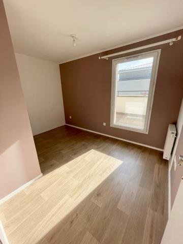 Au dernier étage avec ascenseur, 4 pièces de 73 m² avec terrasse