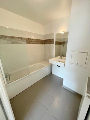 Au dernier étage avec ascenseur, 4 pièces de 73 m² avec terrasse