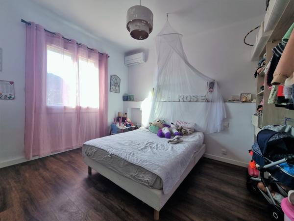 Maison 3 traces traditionnelle de 193 m2 avec appartement indépendant