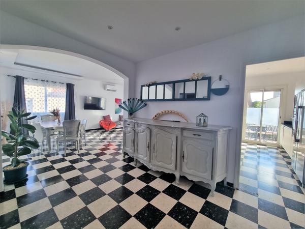 Maison 3 traces traditionnelle de 193 m2 avec appartement indépendant