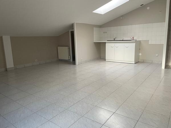 Appartement T2 refait à neuf 61.78m2 au sol 1e étage