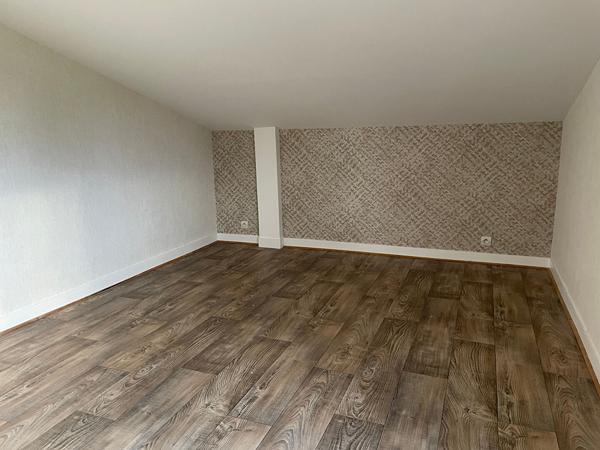 Appartement T2 refait à neuf 61.78m2 au sol 1e étage