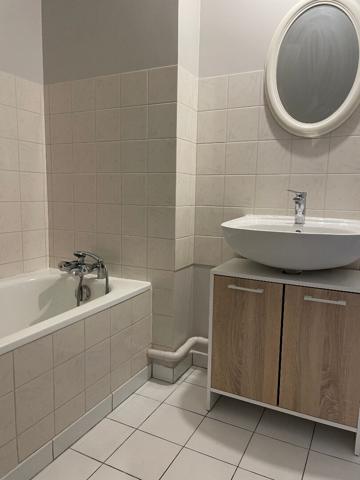 Appartement T2 refait à neuf 61.78m2 au sol 1e étage