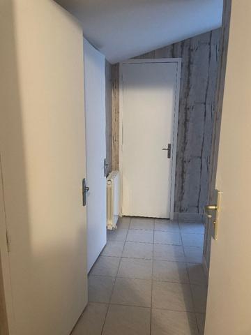 Appartement T2 refait à neuf 61.78m2 au sol 1e étage