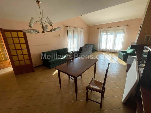 Villa de 180m2 en plain pied sur parcelle de 1600m2 à Corneilla-la-Rivière