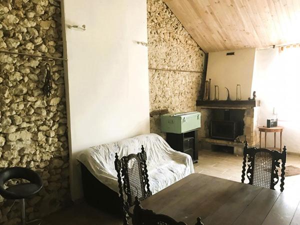 Propriété de 2 maisons, au coeur de 40 Ha de forêts et prairies