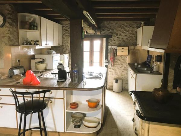 Propriété de 2 maisons, au coeur de 40 Ha de forêts et prairies