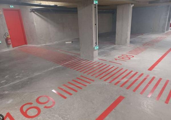 Parking / 5 MINUTES DU RER A BRY SUR MARNE