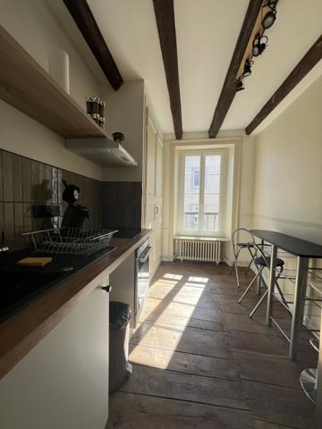 Appartement 3 pièces rénové AURILLAC (15) avec le charme de