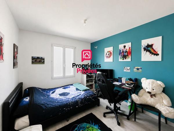 Maison contemporaine 4 chambres avec piscine et terrain constructible