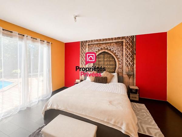 Maison contemporaine 4 chambres avec piscine et terrain constructible