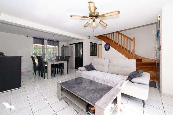 Maison 293 216 € Hennebont 6 p 93 m² DPE D