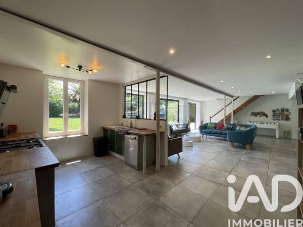 Maison à vendre 10 pièces 240 m² Saubrigues