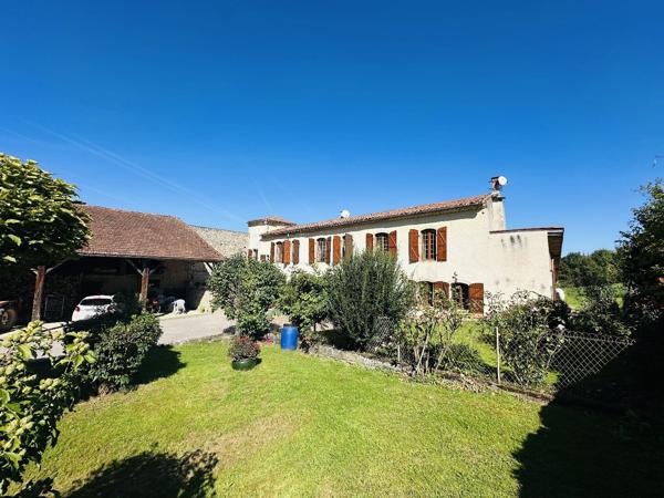 Propriété de 1772 avec dépendances et terres 09200 Saint girons
