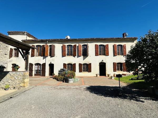 Propriété de 1772 avec dépendances et terres 09200 Saint girons